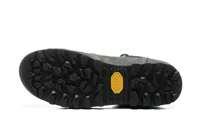 CRISPI بيج وأسود GORE-TEX أحذية المشي 17