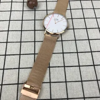 Daniel Wellington Classic Petite सुनहरी जाली सफेद डायल क्वार्ट्ज घड़ी