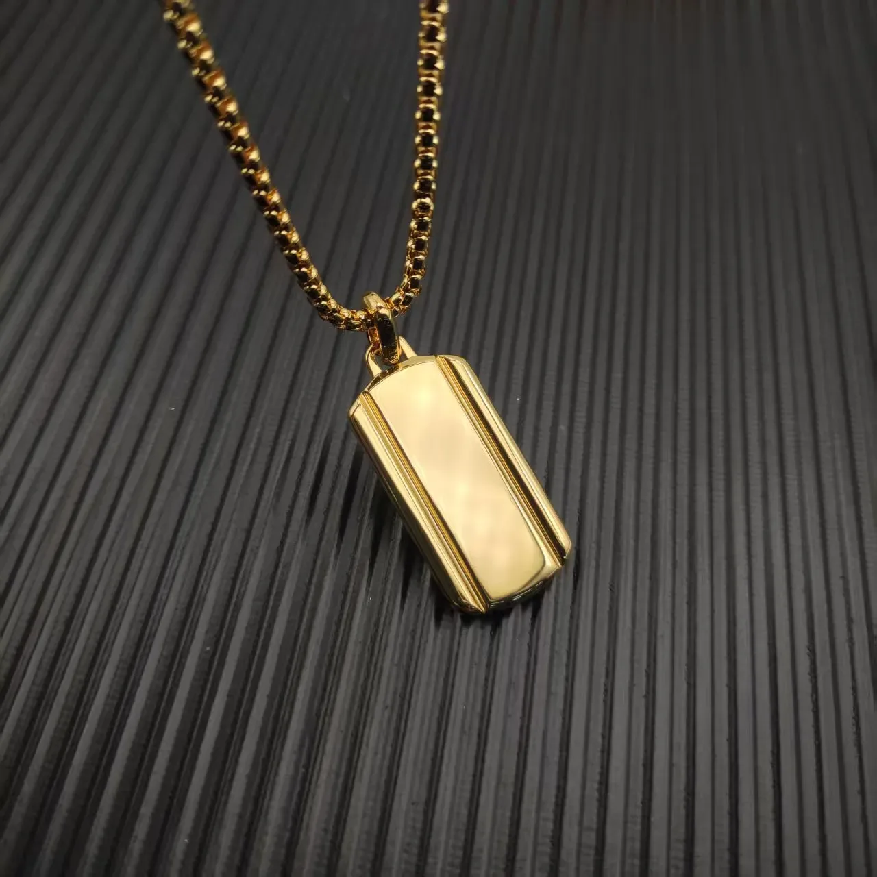 David Yurman Fluted Dog-Tag Pendant Necklace 8