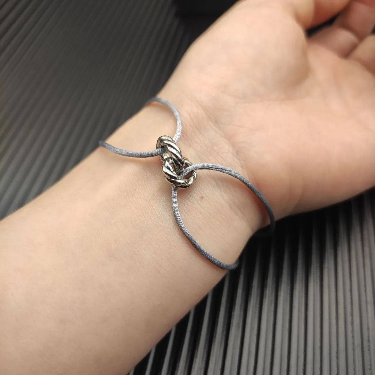 David Yurman Gray Silver Adjustable Cord Twisted Cable Knot Charm Bracelet 8