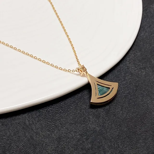 Fan-Shaped Green Stone Pendant Necklace 4