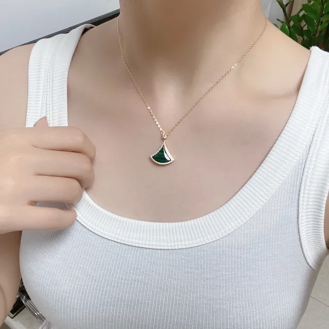 Fan-Shaped Green Stone Pendant Necklace 9