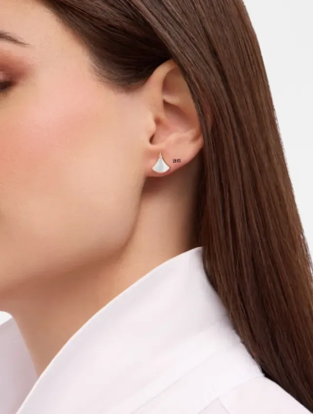 Fan-Shaped Mother-of-Pearl and Gold-Tone Stud Earrings 9