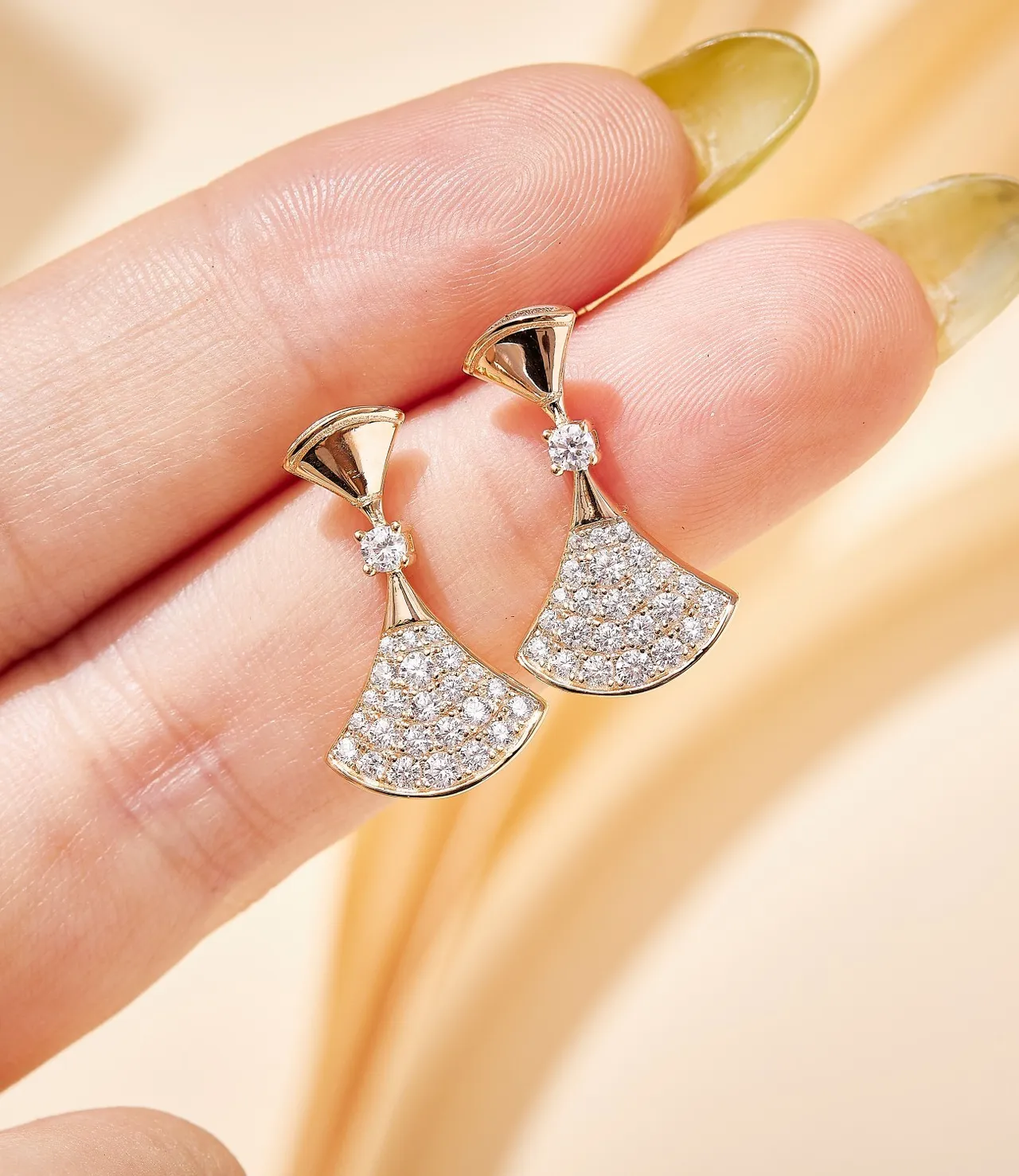 Fan-Shaped Pavé Diamond Drop Earrings 5