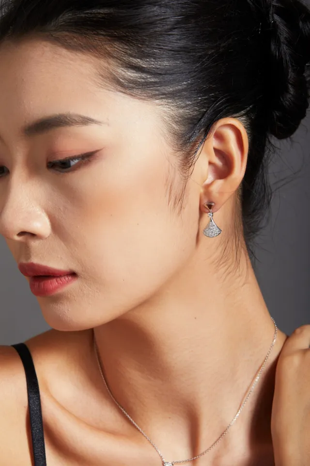 Fan-Shaped Pavé Diamond Drop Earrings 8