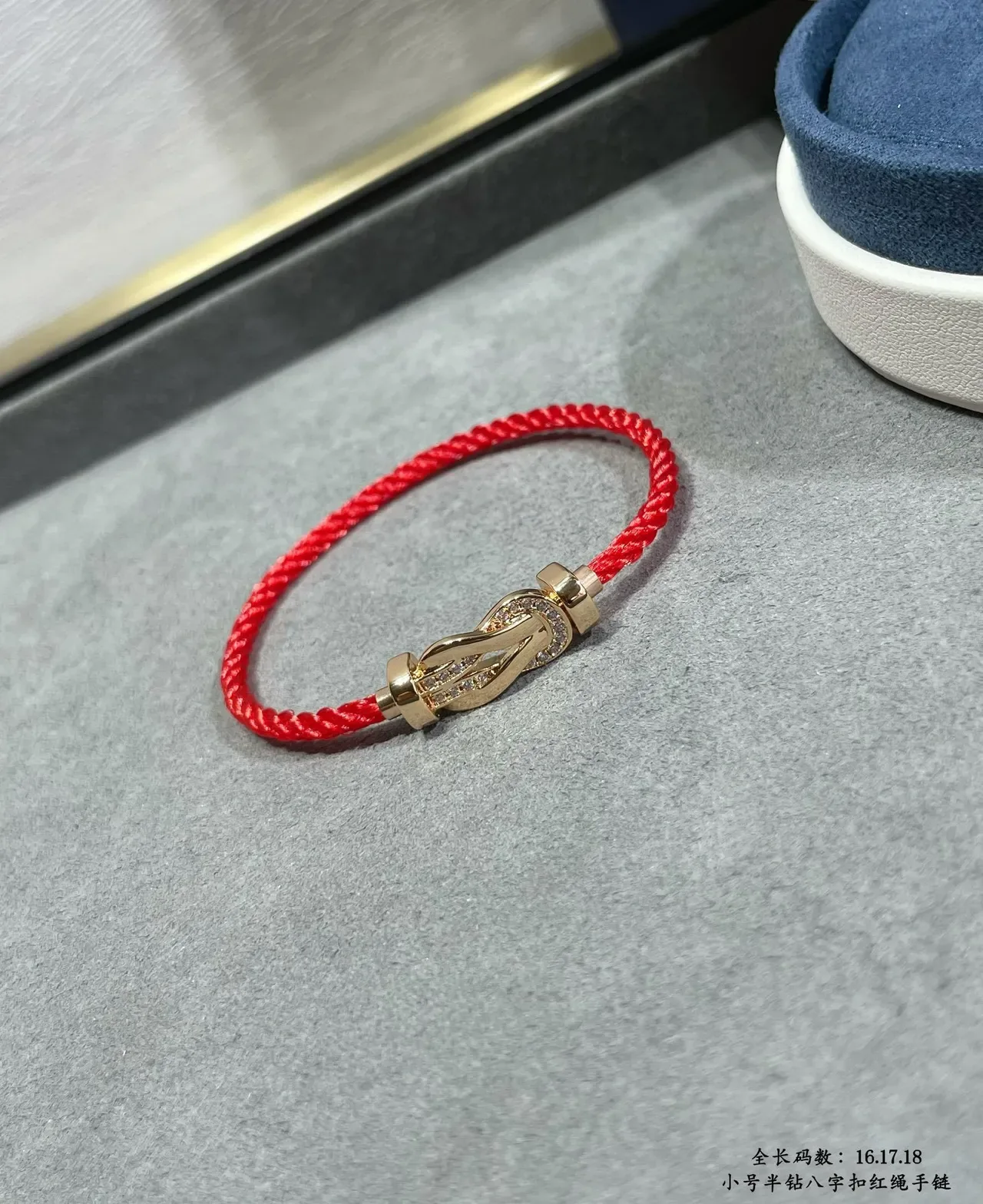 Bracelete de fecho figura de oito, vermelho prata, cordão trançado, cristal pavé 2