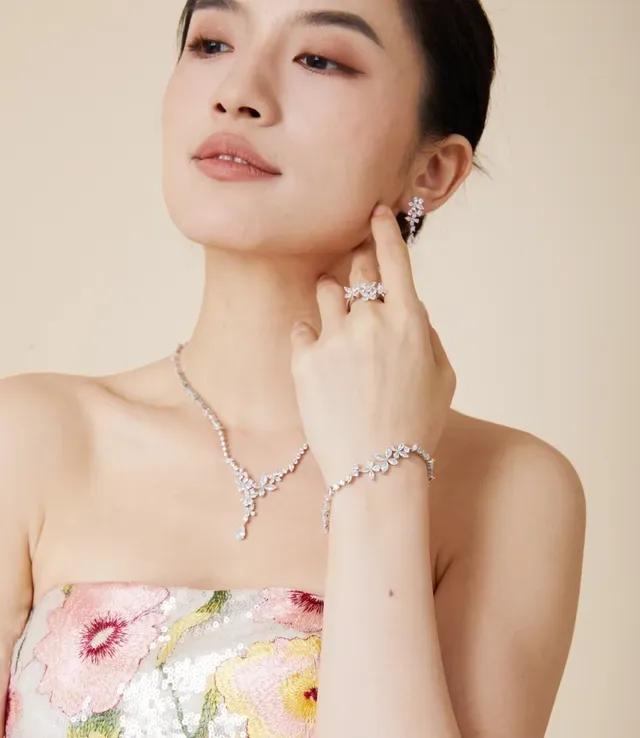 Floral Cluster Marquise-Cut Crystal Silver-Tone Ring 2
