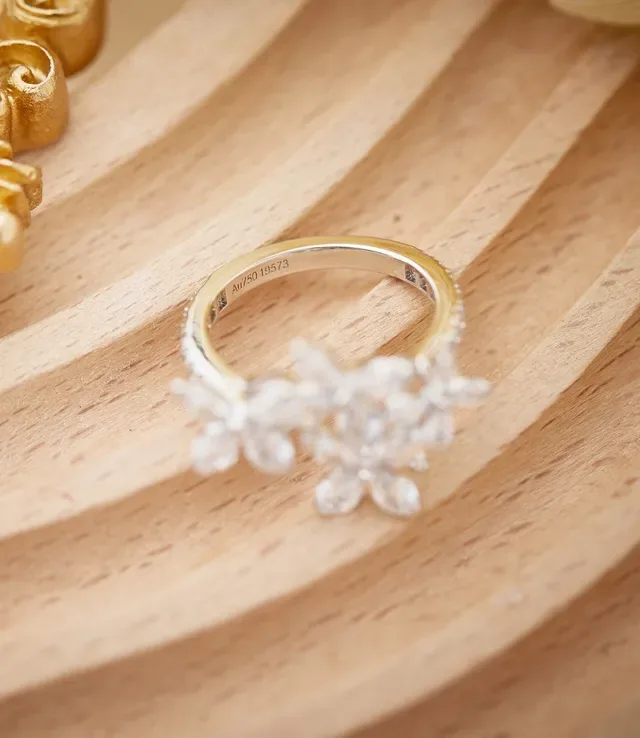 Floral Cluster Marquise-Cut Crystal Silver-Tone Ring 4