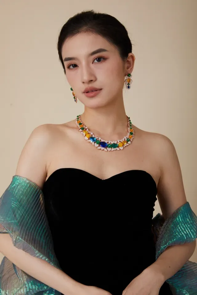 Floral Motif Multigem Pavé Diamond Necklace 7