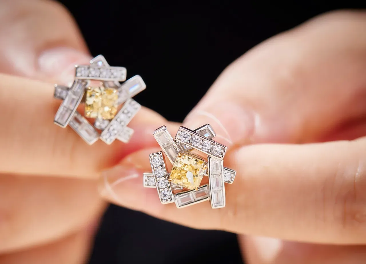 Geometric Lattice Yellow and White Gemstone Stud Earrings 3