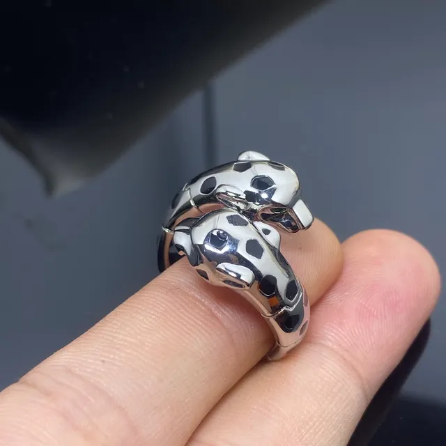 Gold Black Sculpted Animal-Head Motif Polished Metallic Ring 4