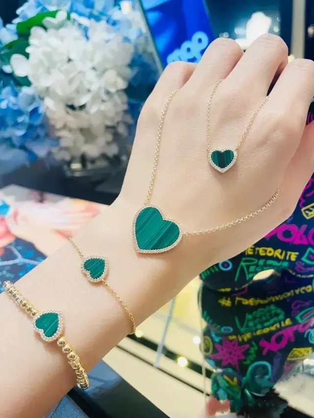 Gold Green Heart-Shaped Pendant Pavé-Set Border Necklace 2