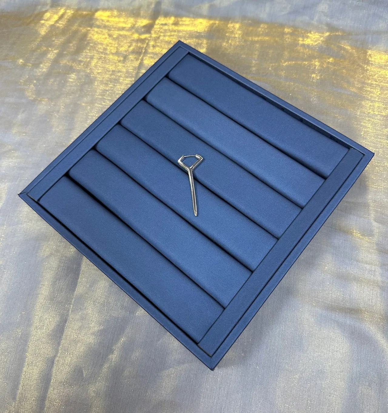 Gold Navy T-Bar Stand Lime-Green Clamp Jewelry 6