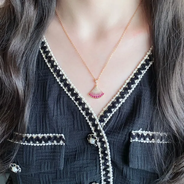 Gold Pink Fan-Shaped Pendant Gradient Stones Necklace 9