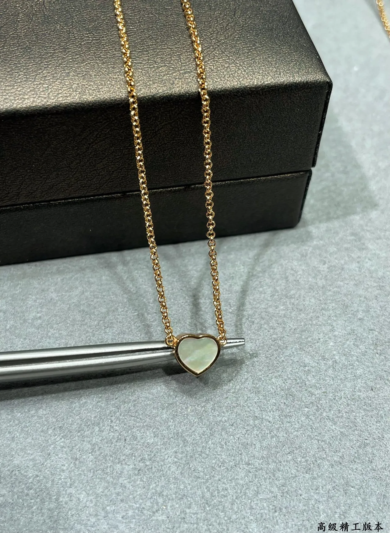 Gold Red Chain Heart-Shaped Pendant Necklace 5