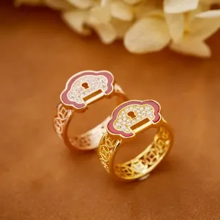 Gold Red Filigree Band Pavé-Set Clear Stones Ring