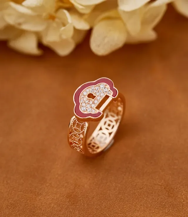 Gold Red Filigree Band Pavé-Set Clear Stones Ring 6