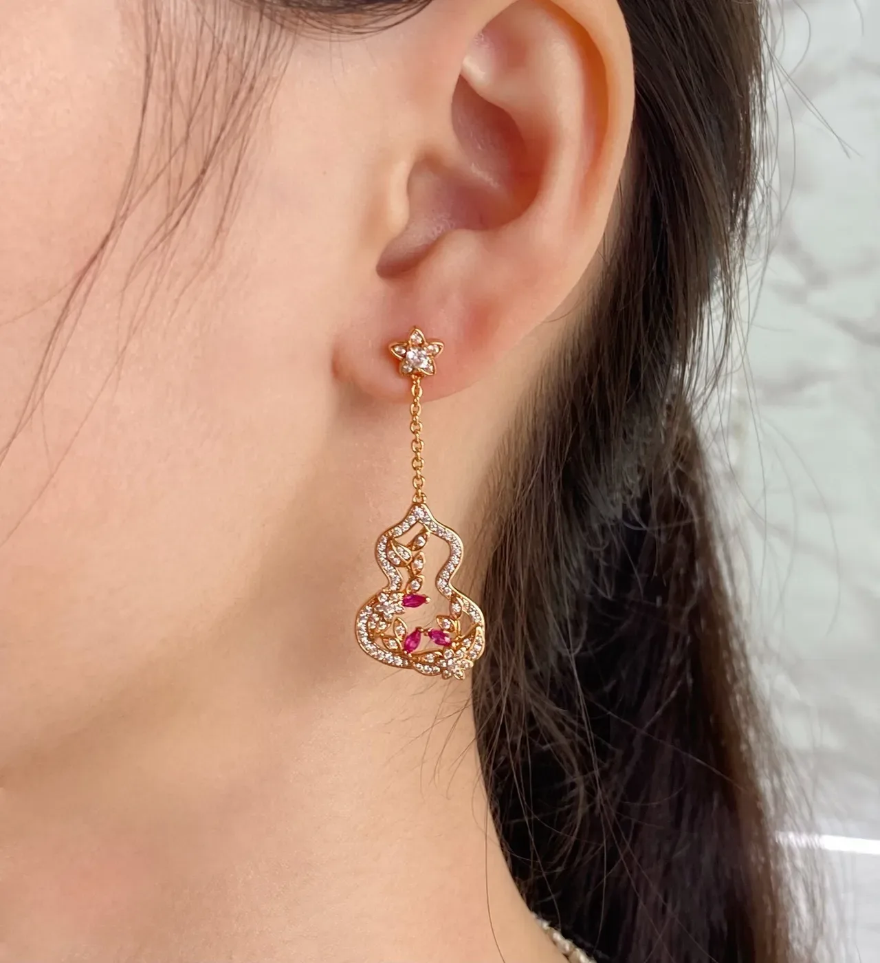 Gold Red Filigree Gourd-Shaped Pendant Earrings 9