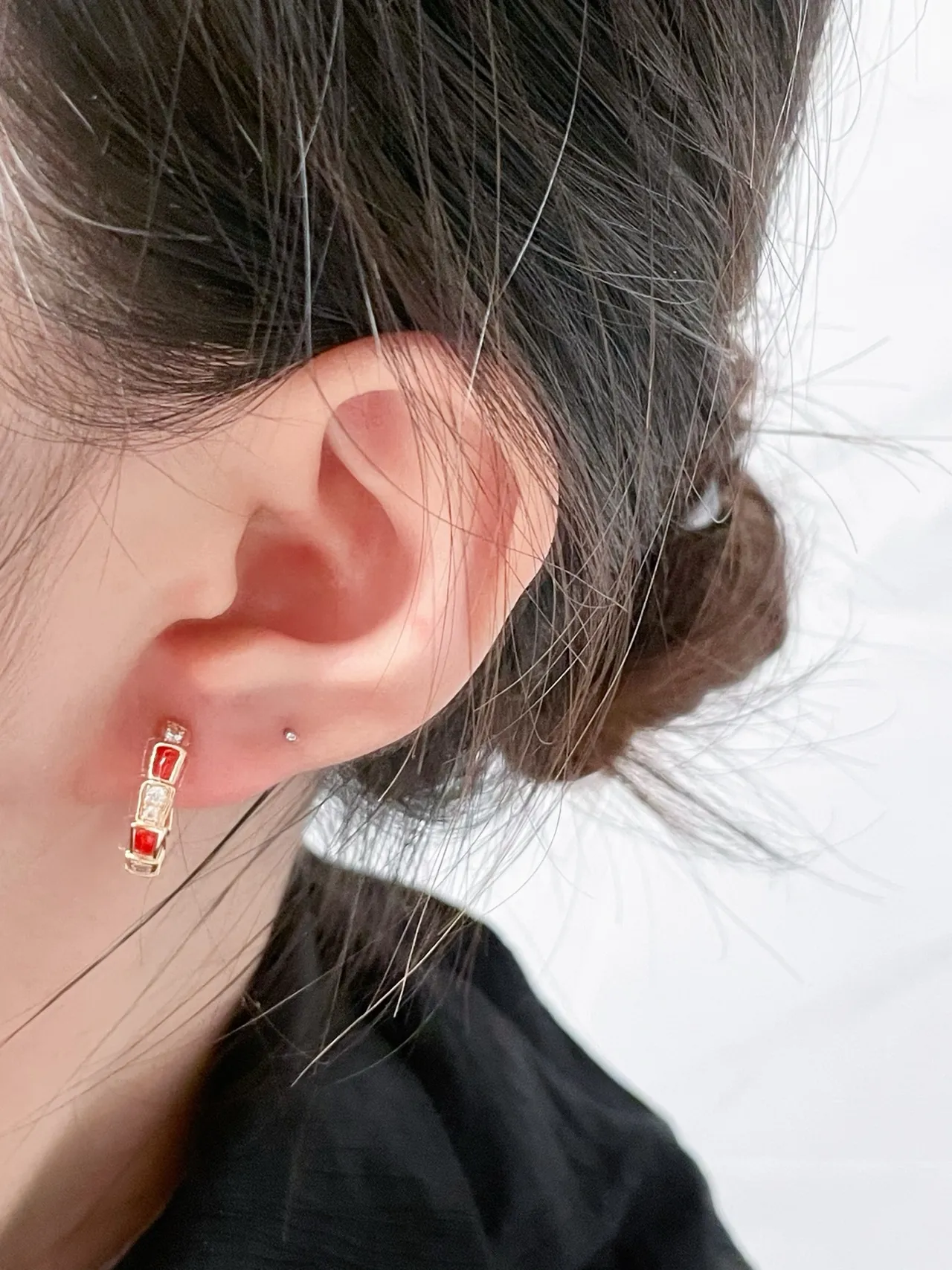 Gold Red Geometric Segmented Hoop Enamel Inlay Earrings 9