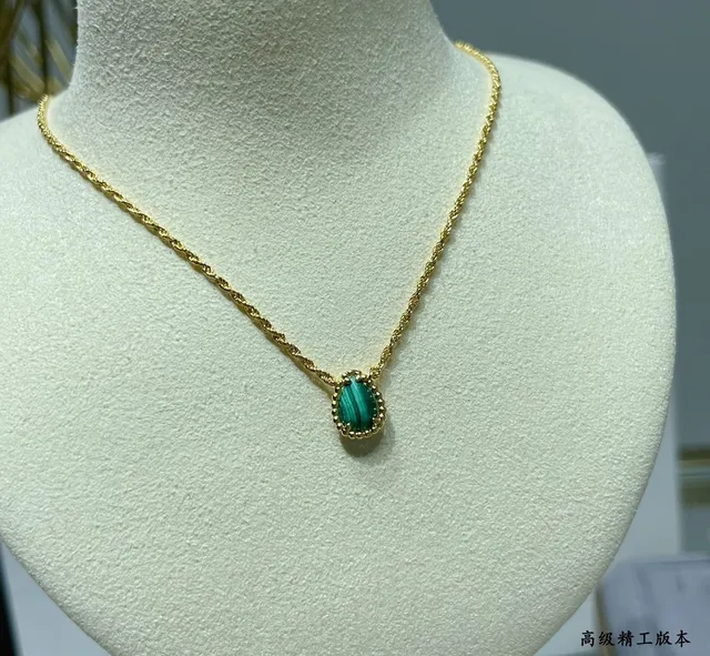 Gold Rope Chain Teardrop Malachite Pendant Necklace 2