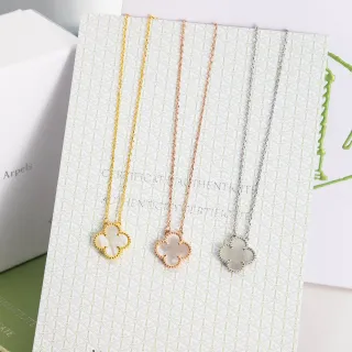 Collar con colgante en forma de trébol de oro y plata con incrustación de madreperla