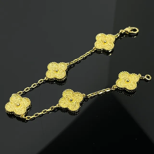 Gold Silver Flower-Shaped Charms Pavé-Stone Setting Bracelet 3