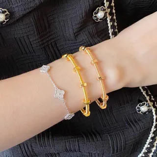 Bracelete de bangle em ouro e prata com parafuso e haste, encanto floral pavê corrente