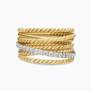 Anillo de banda con textura de cuerda retorcida pavimentado con diamantes en oro y plata