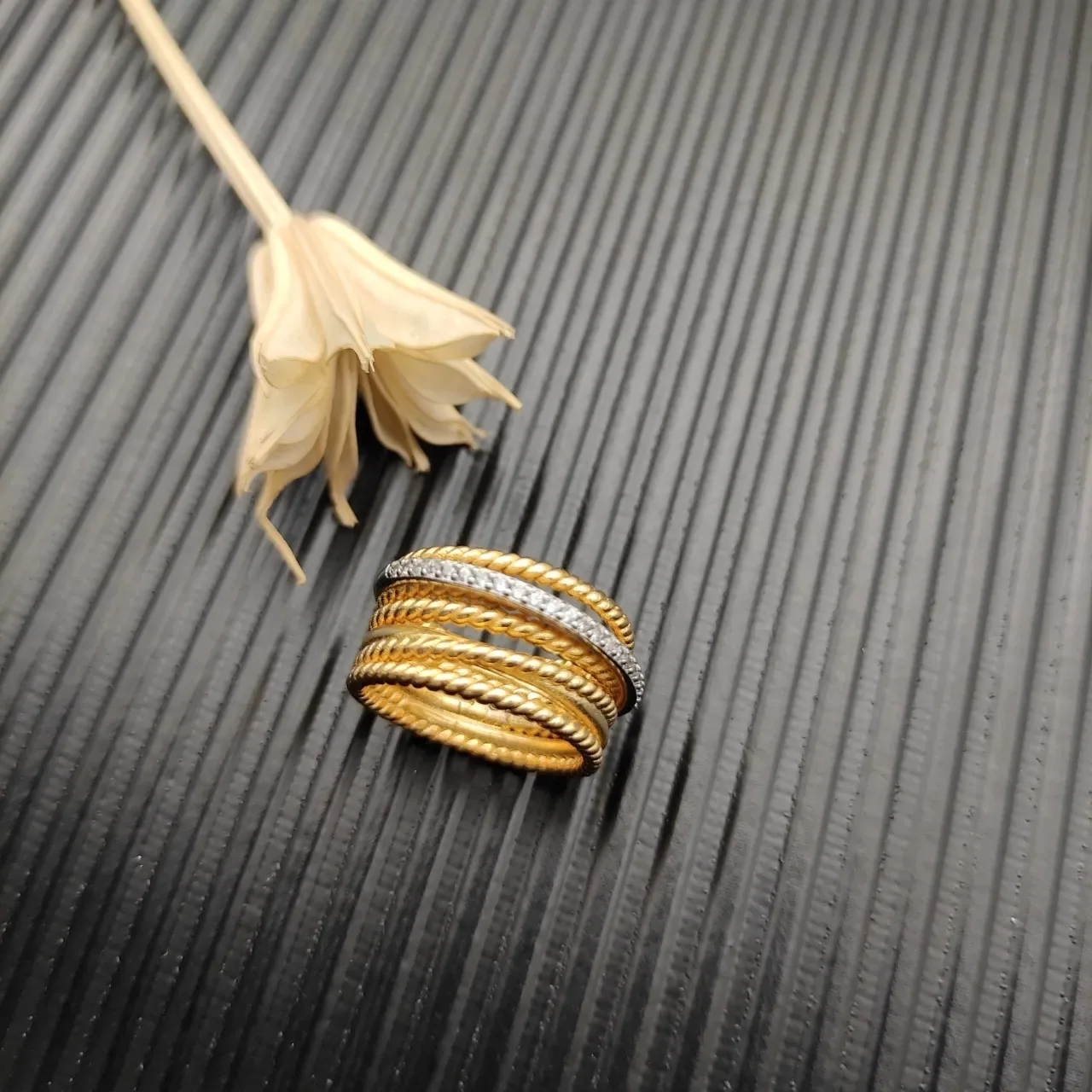 Gold Silver Twisted Rope Texture Diamond-Paved Band Ring 4