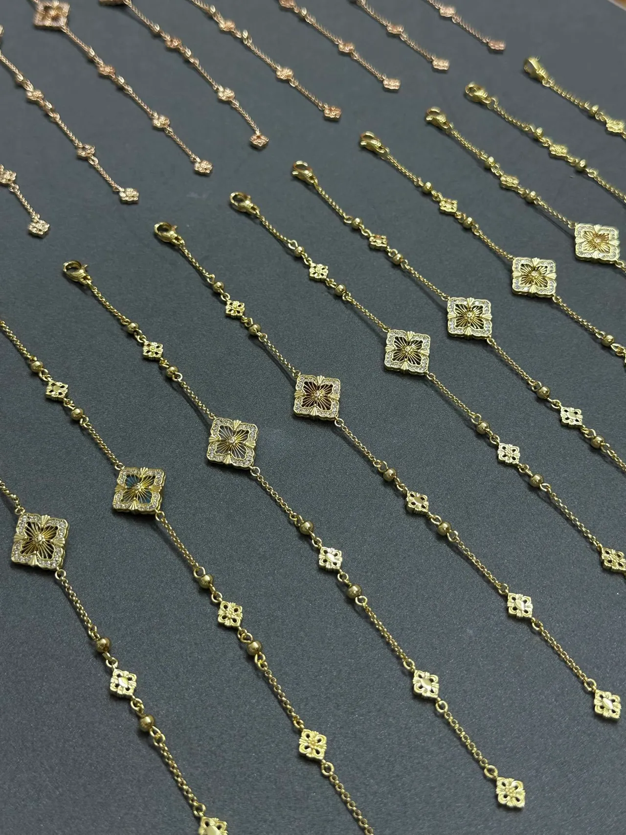 Gold-Tone Enamel Quatrefoil Motif Chain Bracelets 6