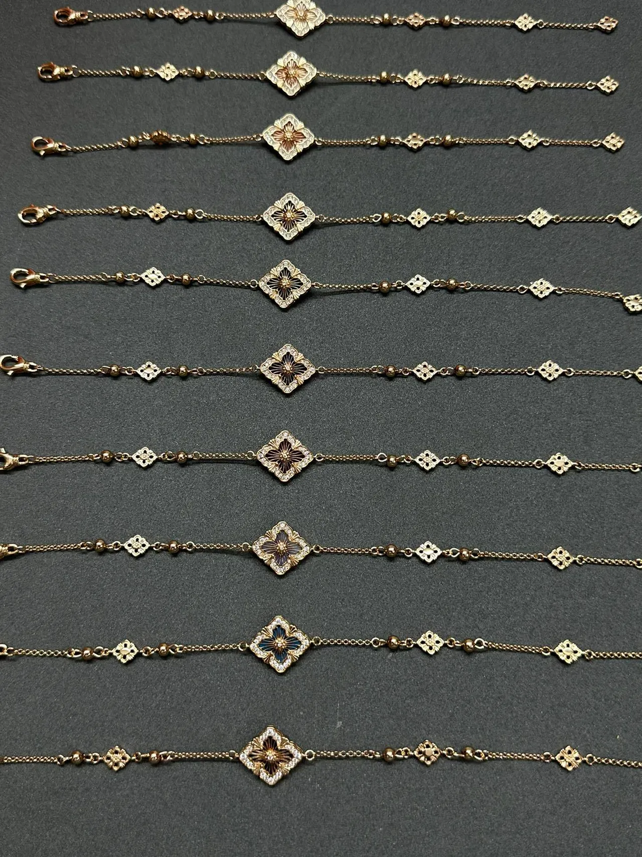 Gold-Tone Enamel Quatrefoil Motif Chain Bracelets 8