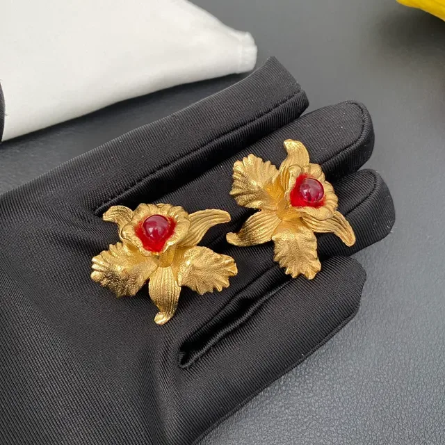 Gold-Tone Floral Red Cabochon Earrings 6
