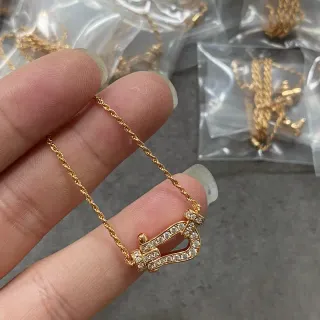 金色调帕维水晶里尔吊坠项链