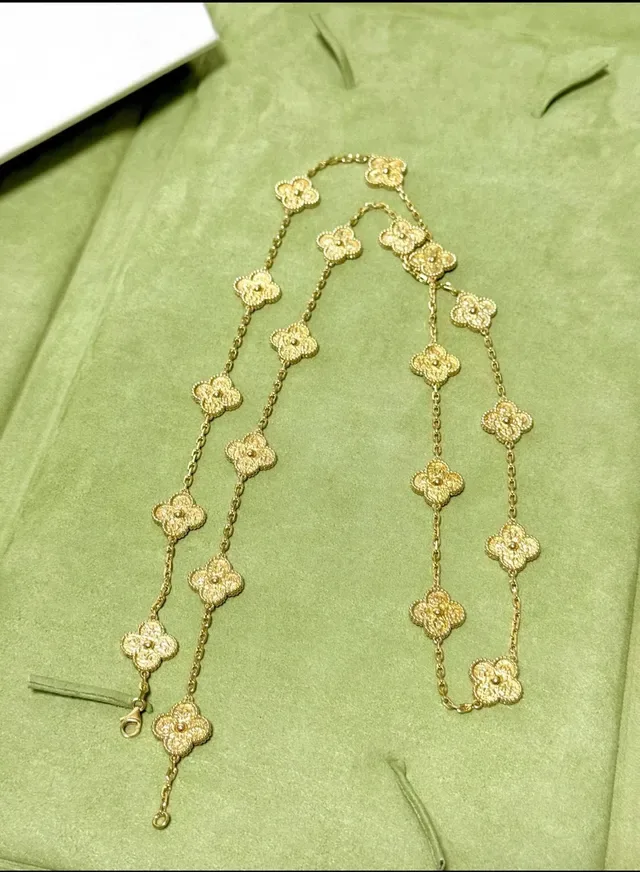 Gold-Tone Quatrefoil Motif Long Pendant Necklace 2
