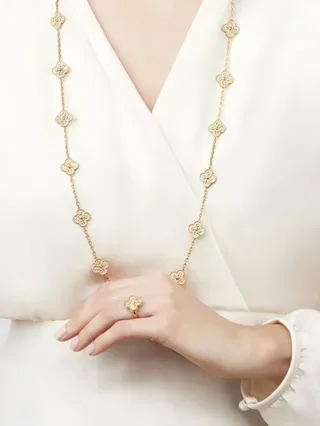 Gold-Tone Quatrefoil Motif Long Pendant Necklace 9