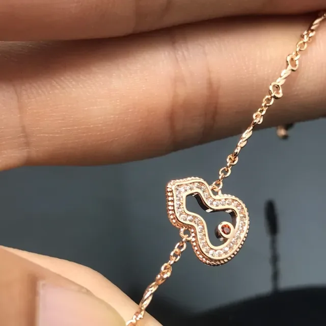 Gold-Tone Twisted Chain Heart Pendant Bracelet 2