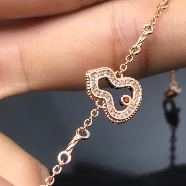 Gold-Tone Twisted Chain Heart Pendant Bracelet 3