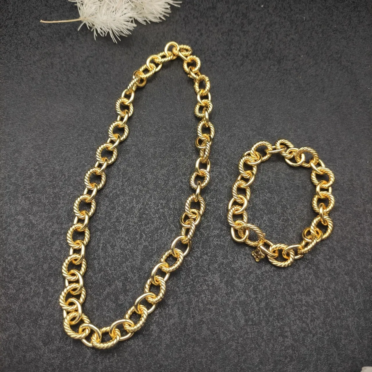 Gold Twisted Rope-Link Chain Necklace 2