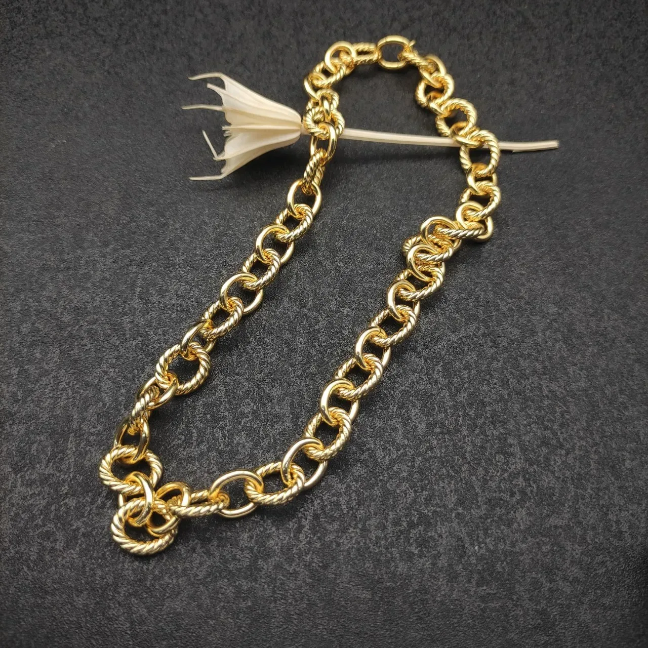 Gold Twisted Rope-Link Chain Necklace 7