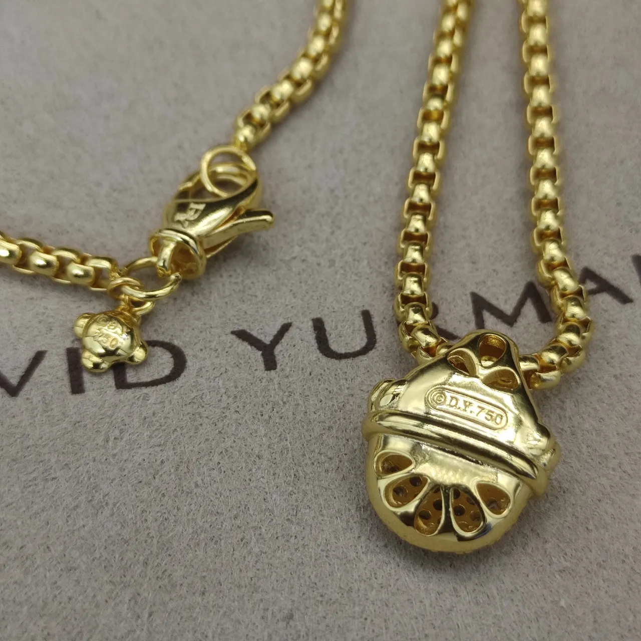 Gold White Beaded Chain Acorn-Shaped Pendant Necklace 2