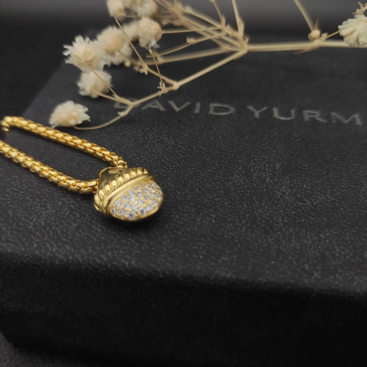 Gold White Beaded Chain Acorn-Shaped Pendant Necklace 3