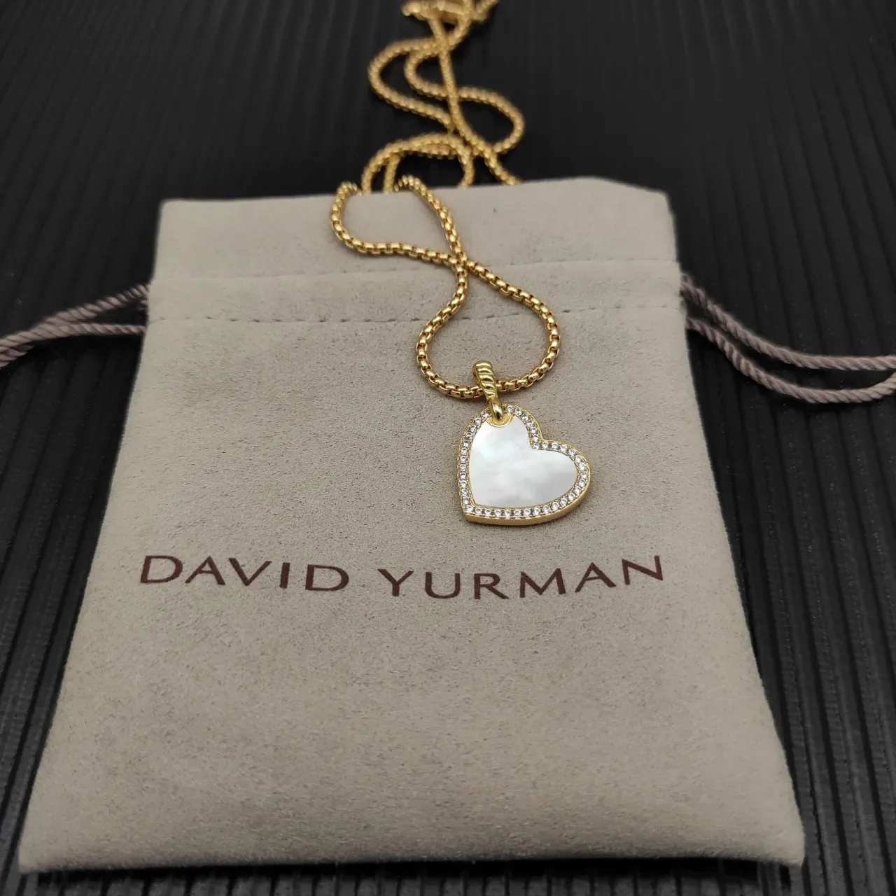 Gold White Heart-Shaped Pendant Mother-of-Pearl Inlay Necklace 7