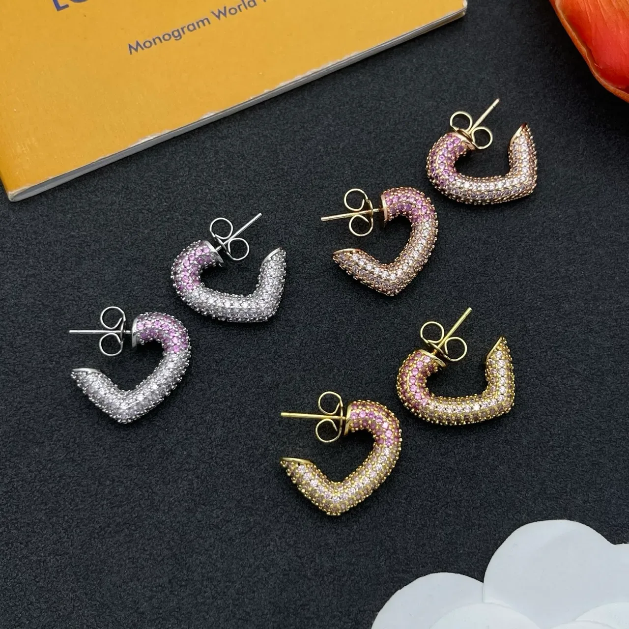 Gradient Pave-Set Curved C-Shape Stud Earrings 2