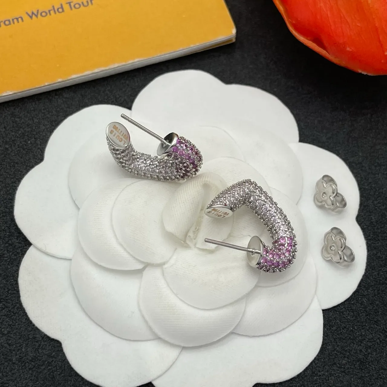 Gradient Pave-Set Curved C-Shape Stud Earrings 4