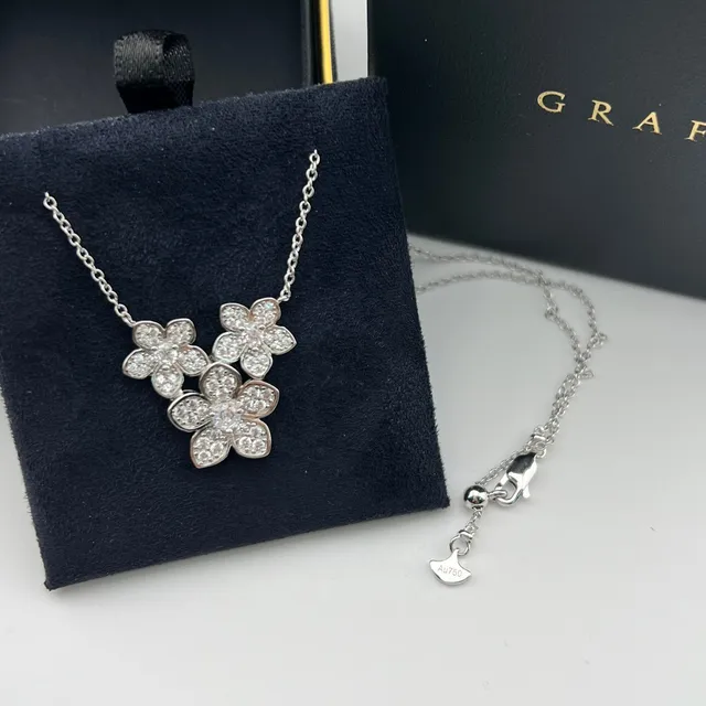 Graff Floral Pavé Three-Blossom Pendant Necklace 5
