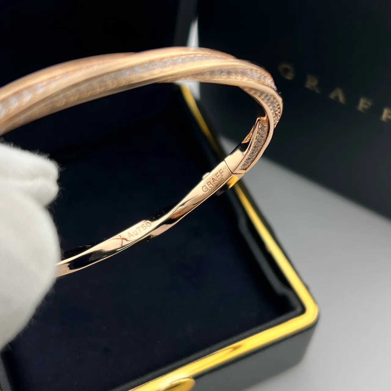 Graff Gold Black Twisted Double-Band Pavé-Set Stones Bracelet 3