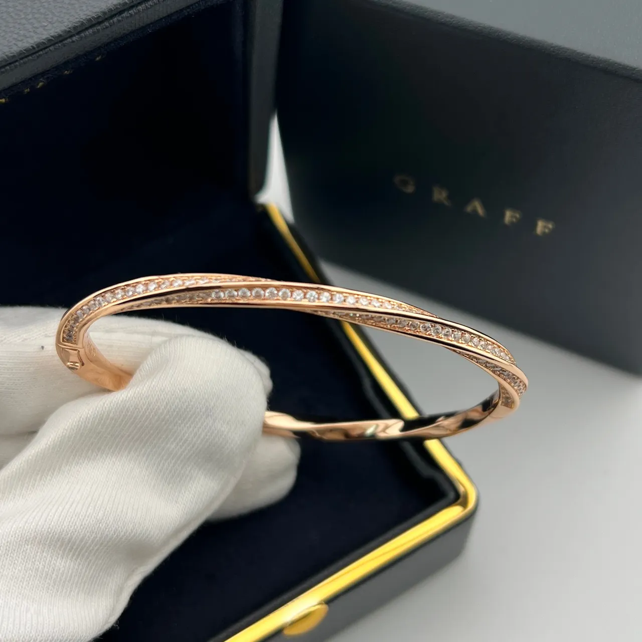 Graff Gold Black Twisted Double-Band Pavé-Set Stones Bracelet 5