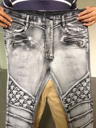 Gray Black Distressed Light-Wash Denim Contrast-Stitched Paneling Jeans 22