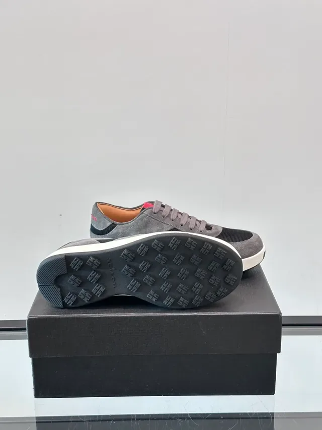 Gray Black Suede And Mesh Panel Construction Low-Top Silhouette Sneakers 2