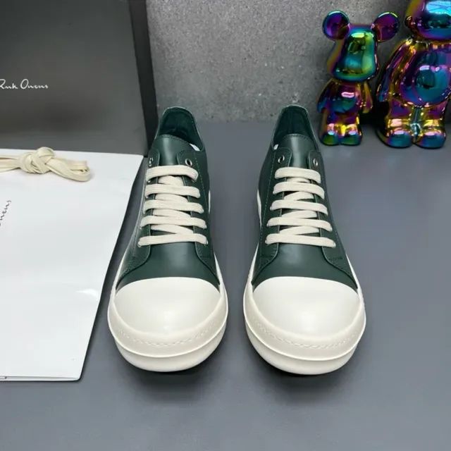 Green and White Two-Tone Leather Lifestyle Sneakers 5